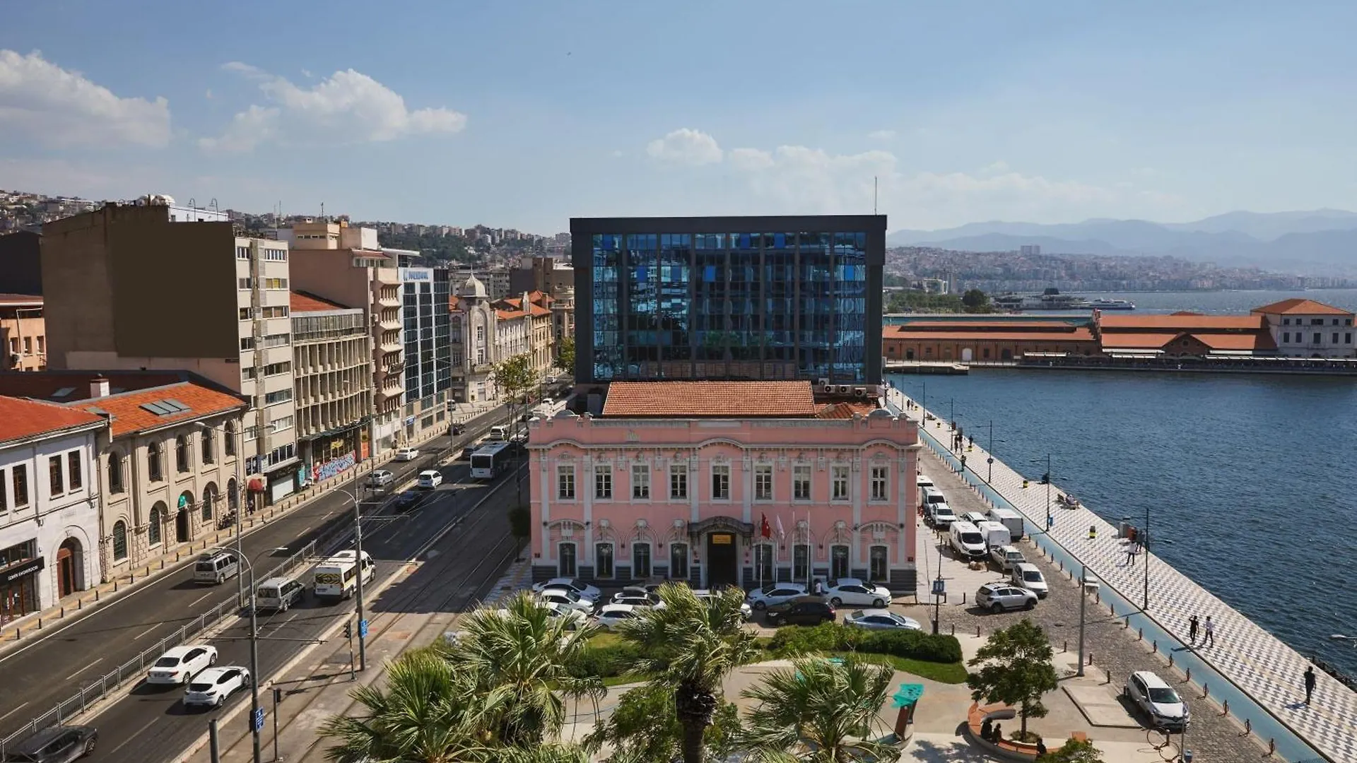Izmir Marriott Hotel 5*,